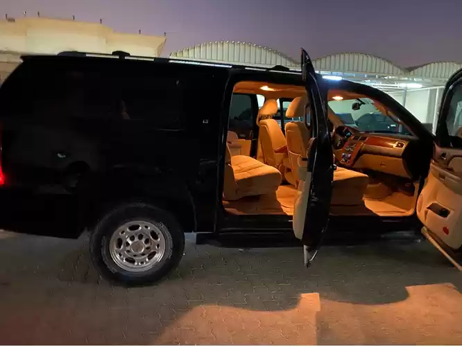 استفاده شده Chevrolet Suburban برای فروش که در دوحه #5559 - 1  image 
